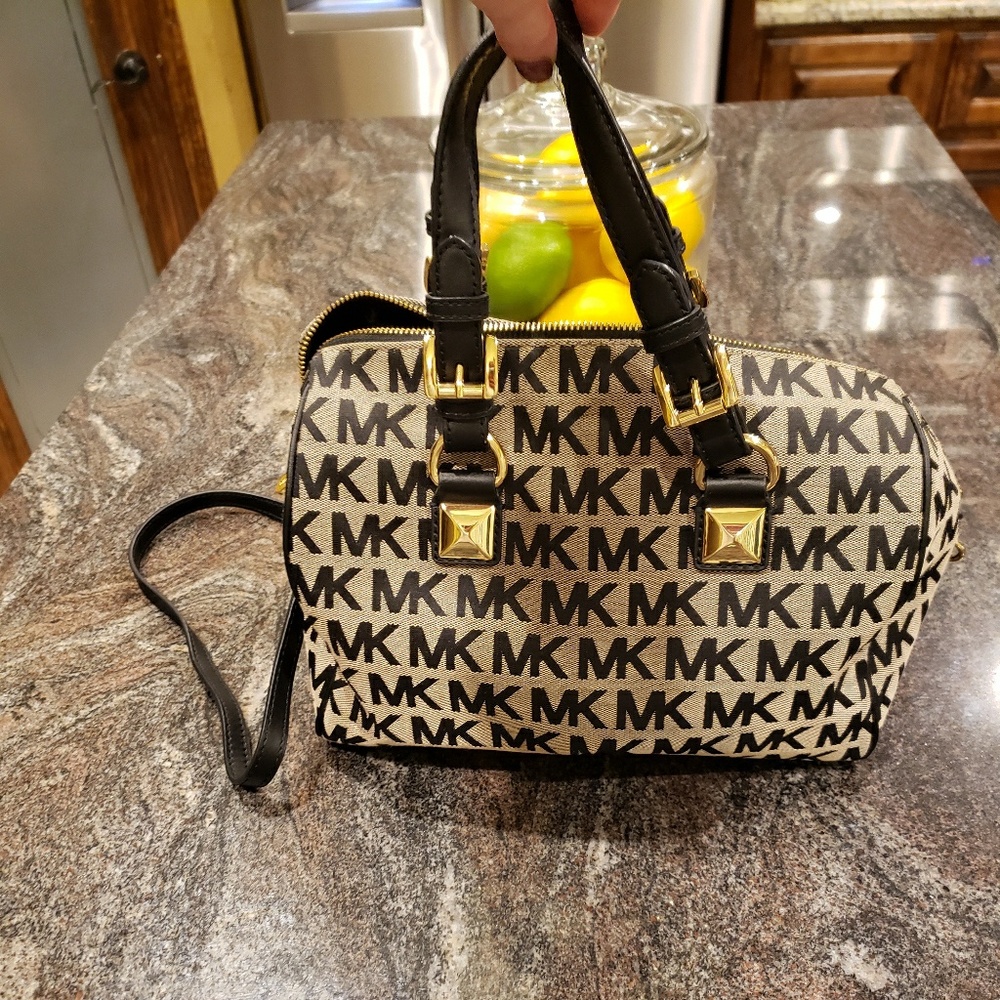 {Michael Kors} Grayson MG Medium Satchel